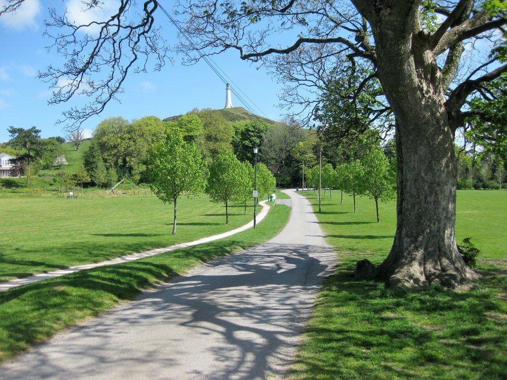 Path through Ford Park